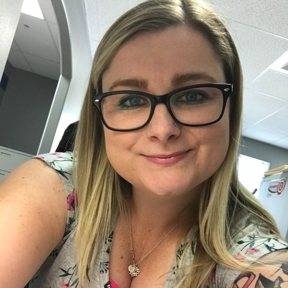 Meet your Posher, Kendra - Picture 2 of 2